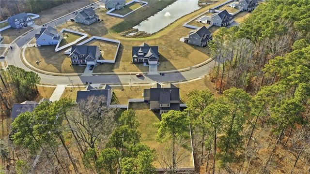 2032 Herons Pointe LN, Suffolk, VA 23434