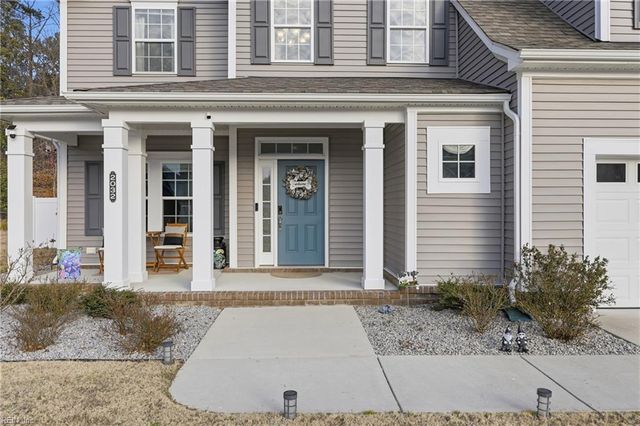 2032 Herons Pointe LN, Suffolk, VA 23434