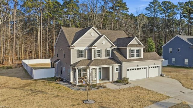 2032 Herons Pointe LN, Suffolk, VA 23434