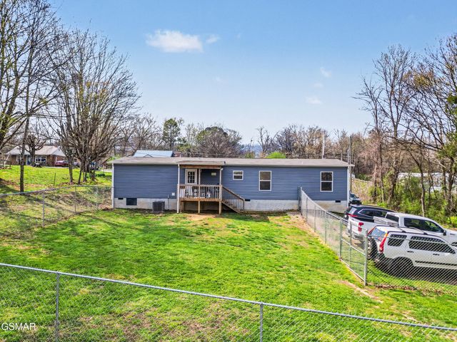 1316 Blue Spruce Way, Newport, TN 37821