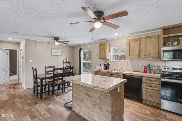 1316 Blue Spruce Way, Newport, TN 37821