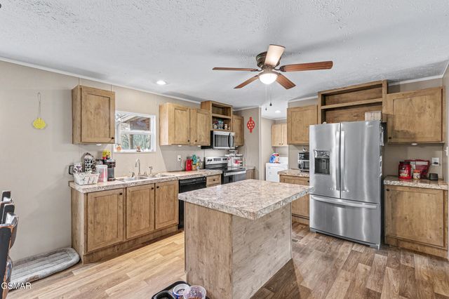 1316 Blue Spruce Way, Newport, TN 37821