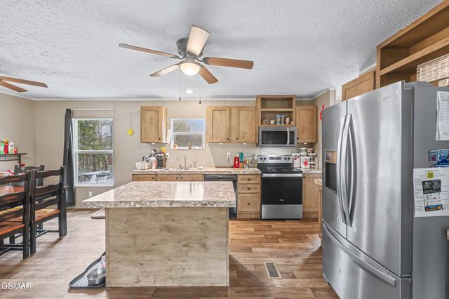 1316 Blue Spruce Way, Newport, TN 37821