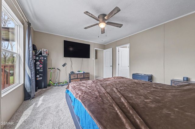 1316 Blue Spruce Way, Newport, TN 37821