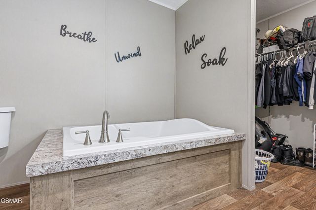 1316 Blue Spruce Way, Newport, TN 37821