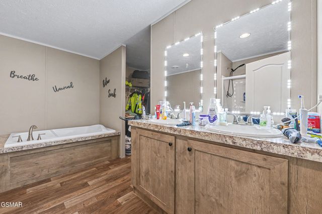 1316 Blue Spruce Way, Newport, TN 37821