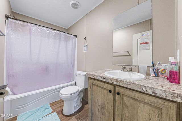 1316 Blue Spruce Way, Newport, TN 37821