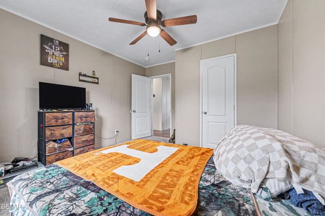 1316 Blue Spruce Way, Newport, TN 37821