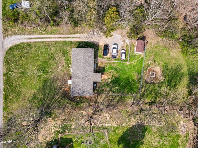 1316 Blue Spruce Way, Newport, TN 37821