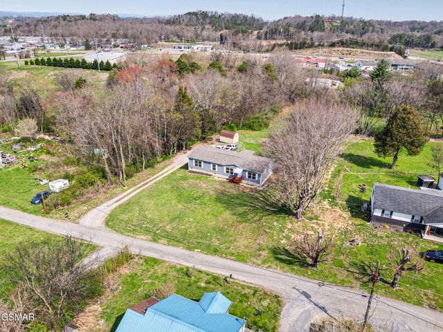 1316 Blue Spruce Way, Newport, TN 37821