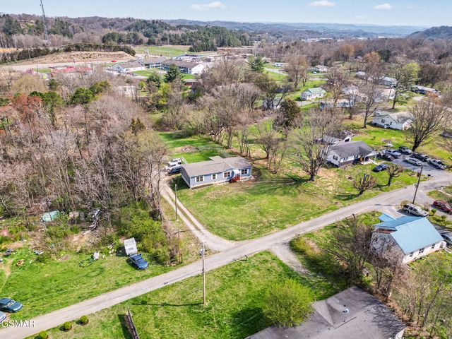 1316 Blue Spruce Way, Newport, TN 37821