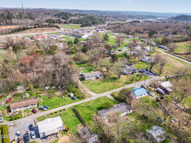 1316 Blue Spruce Way, Newport, TN 37821