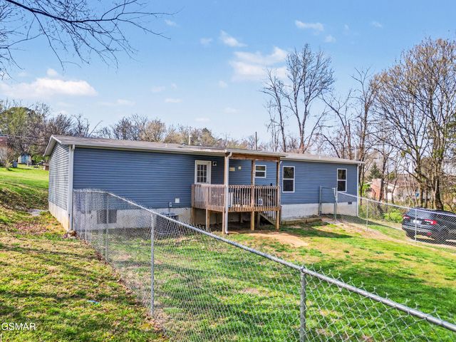 1316 Blue Spruce Way, Newport, TN 37821