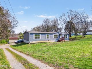1316 Blue Spruce Way, Newport, TN 37821