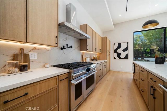 5631 Wilhelmina Avenue, Woodland Hills, CA 91367