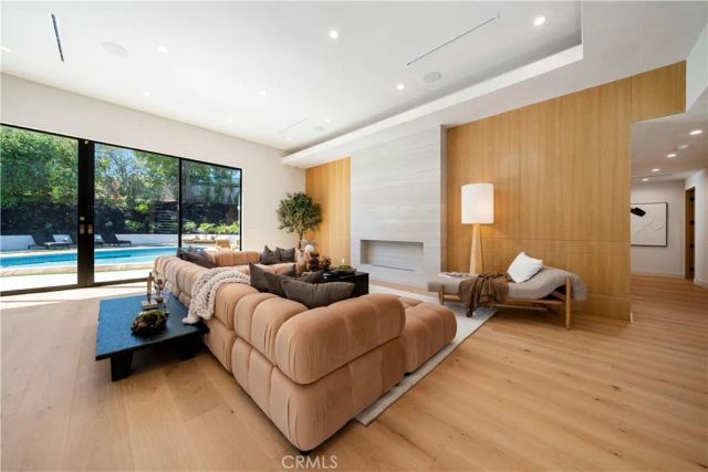 5631 Wilhelmina Avenue, Woodland Hills, CA 91367