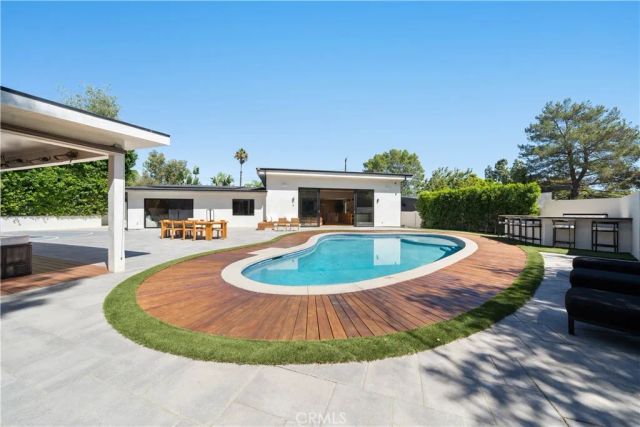 5631 Wilhelmina Avenue, Woodland Hills, CA 91367