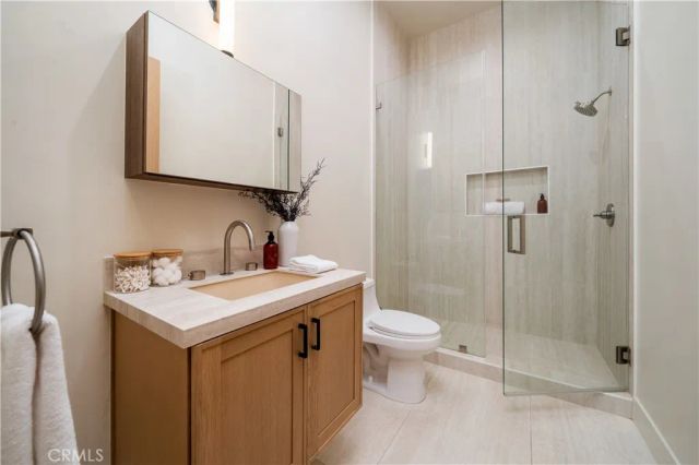 5631 Wilhelmina Avenue, Woodland Hills, CA 91367