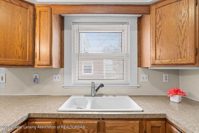 713 N Francis Avenue, Lansing, MI 48912