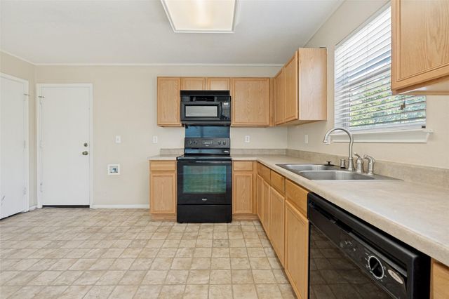 205 Xavier DR, San Marcos, TX 78666