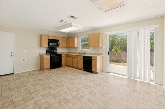 205 Xavier DR, San Marcos, TX 78666