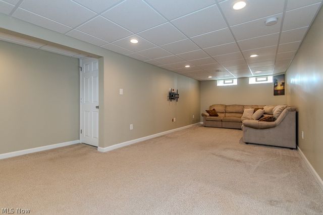 253 E 288th Street, Willowick, OH 44095