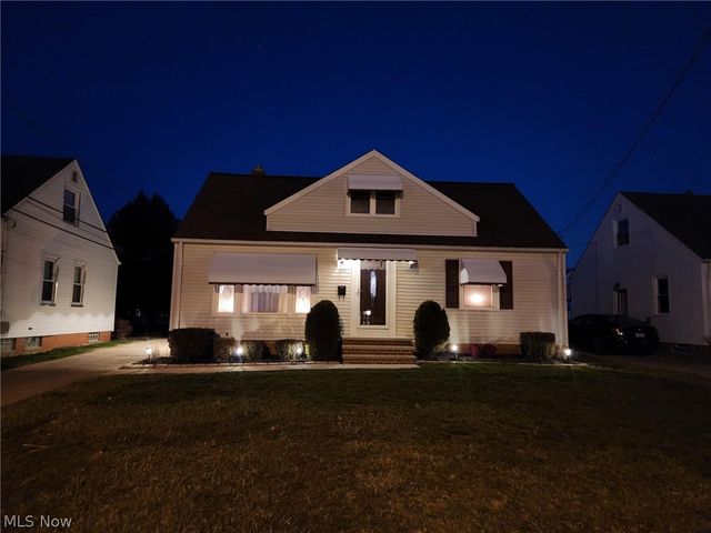 253 E 288th Street, Willowick, OH 44095