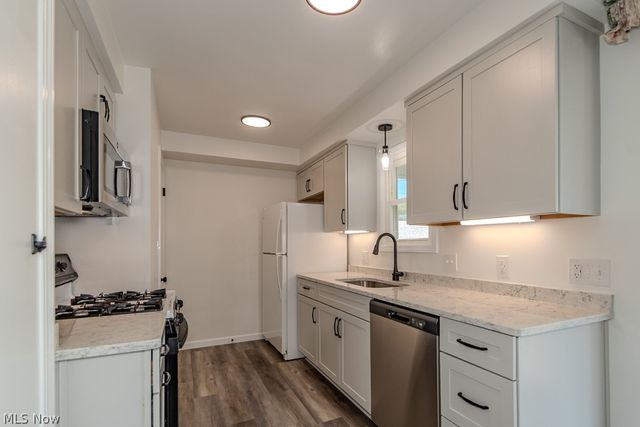 253 E 288th Street, Willowick, OH 44095