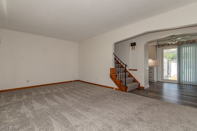 253 E 288th Street, Willowick, OH 44095