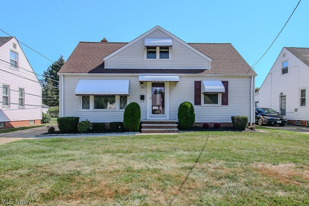 253 E 288th Street, Willowick, OH 44095