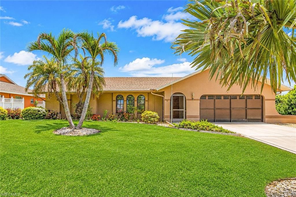 720 Chavers ST E, LEHIGH ACRES, FL 33974 — exterior