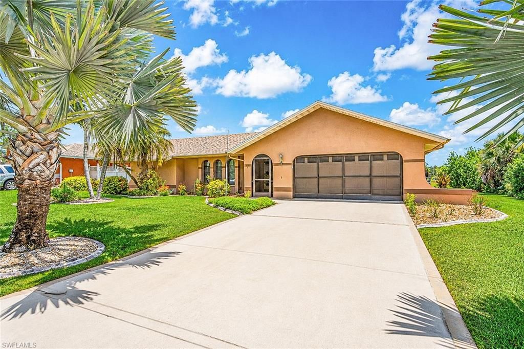 720 Chavers ST E, LEHIGH ACRES, FL 33974 — photo 3