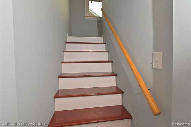 24815 Oxford Street, Dearborn, MI 48124