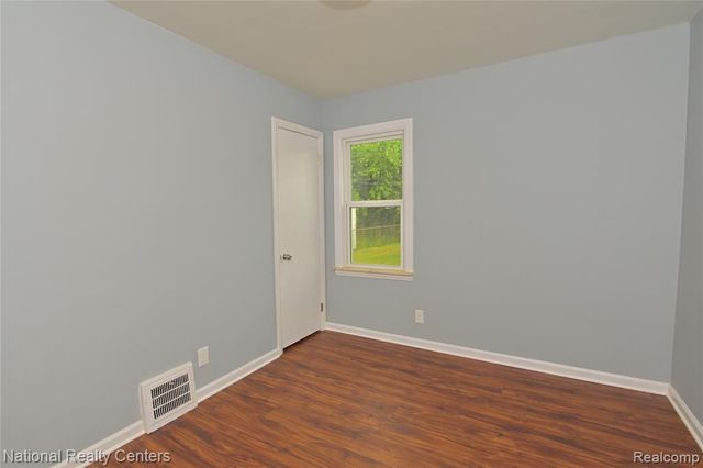 24815 Oxford Street, Dearborn, MI 48124