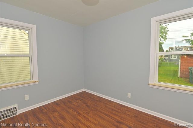 24815 Oxford Street, Dearborn, MI 48124