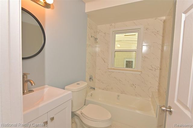 24815 Oxford Street, Dearborn, MI 48124
