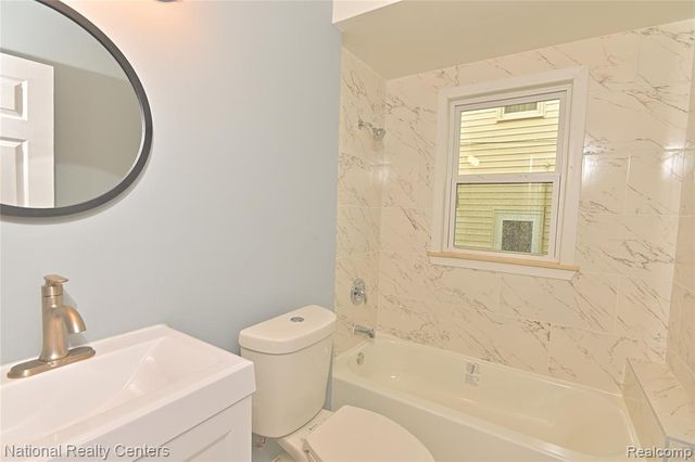 24815 Oxford Street, Dearborn, MI 48124