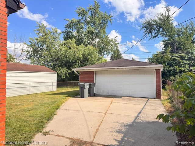 24815 Oxford Street, Dearborn, MI 48124