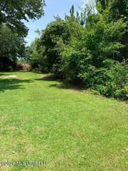 104 Edwards Drive, Pass Christian, MS 39571