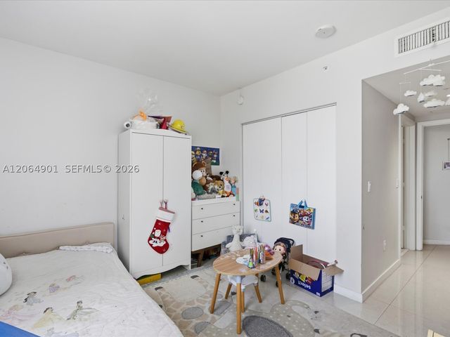 1010 SW 2nd Ave 1009, Miami, FL 33130