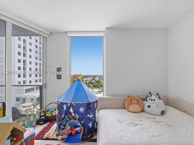 1010 SW 2nd Ave 1009, Miami, FL 33130