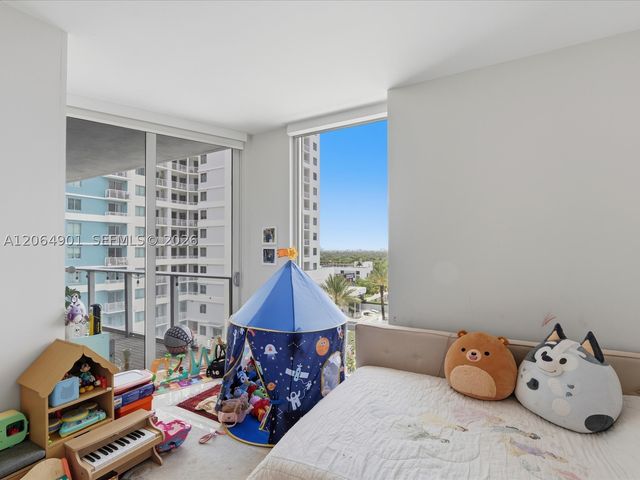 1010 SW 2nd Ave 1009, Miami, FL 33130