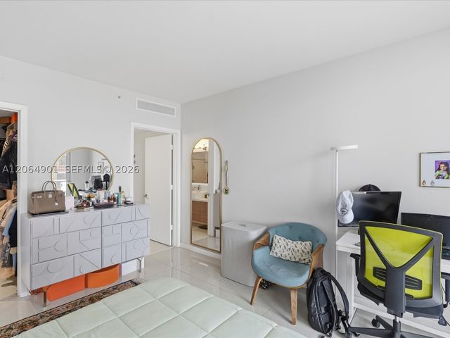 1010 SW 2nd Ave 1009, Miami, FL 33130