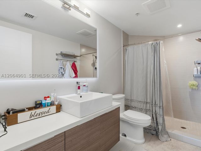 1010 SW 2nd Ave 1009, Miami, FL 33130