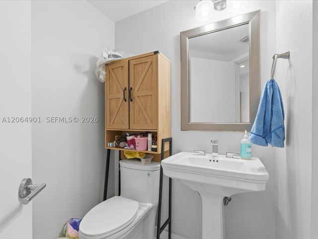 1010 SW 2nd Ave 1009, Miami, FL 33130