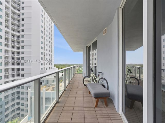 1010 SW 2nd Ave 1009, Miami, FL 33130