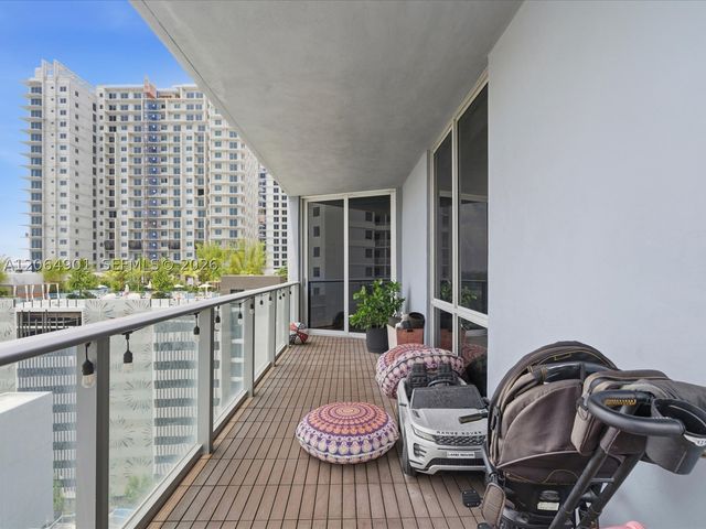 1010 SW 2nd Ave 1009, Miami, FL 33130