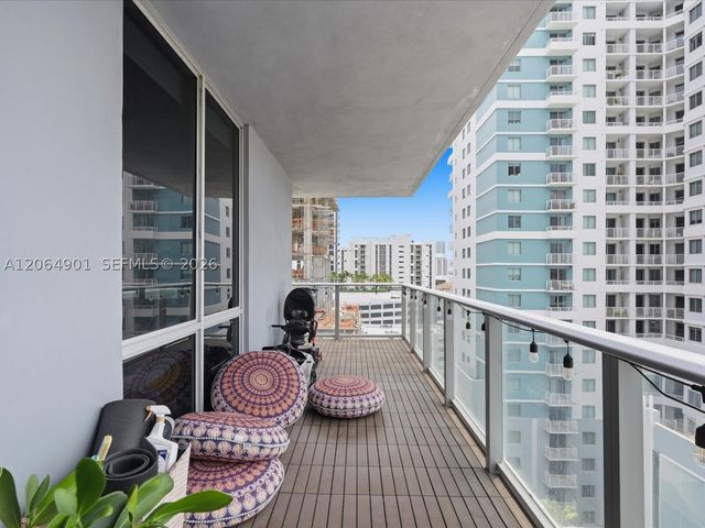1010 SW 2nd Ave 1009, Miami, FL 33130