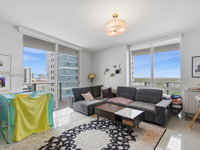 1010 SW 2nd Ave 1009, Miami, FL 33130