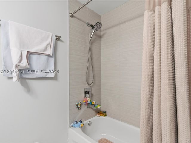 1010 SW 2nd Ave 1009, Miami, FL 33130
